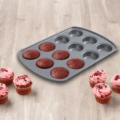 Wilton Nonstick 12-Cup Cupcake Pan with Travel Lid
